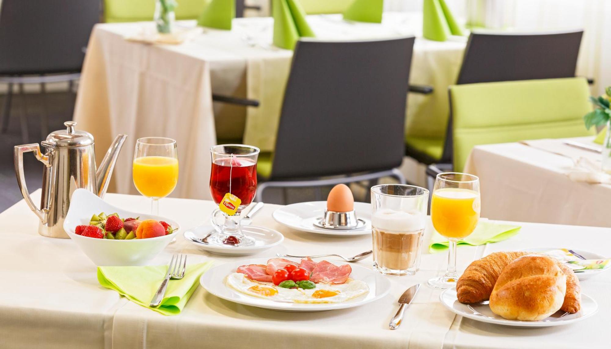 פויססברג Business Hotel First מראה חיצוני תמונה