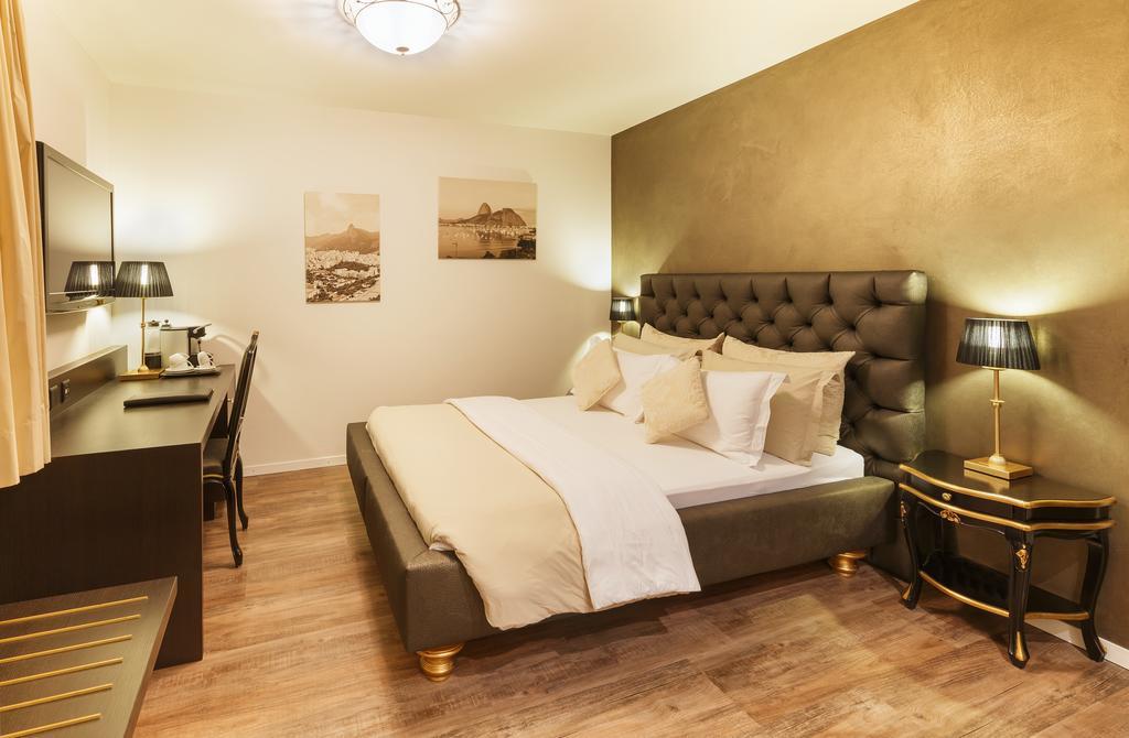 פויססברג Business Hotel First מראה חיצוני תמונה