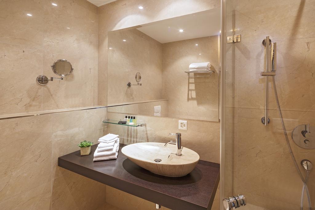 פויססברג Business Hotel First חדר תמונה