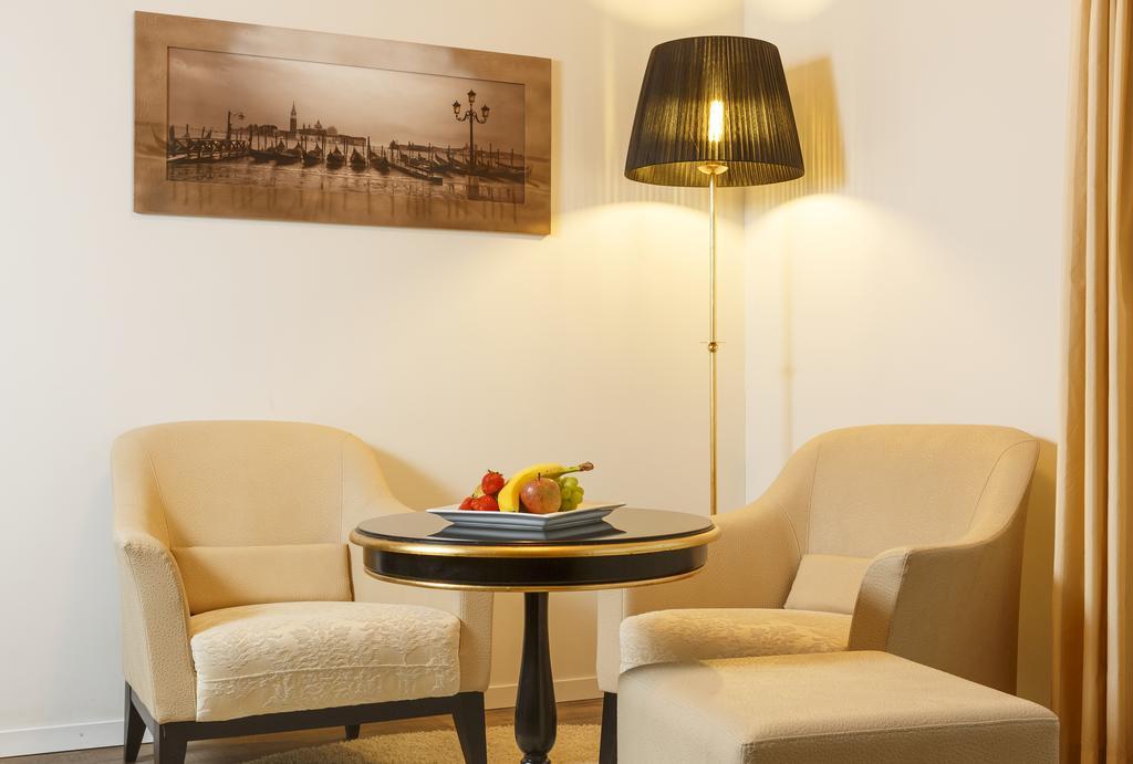 פויססברג Business Hotel First חדר תמונה