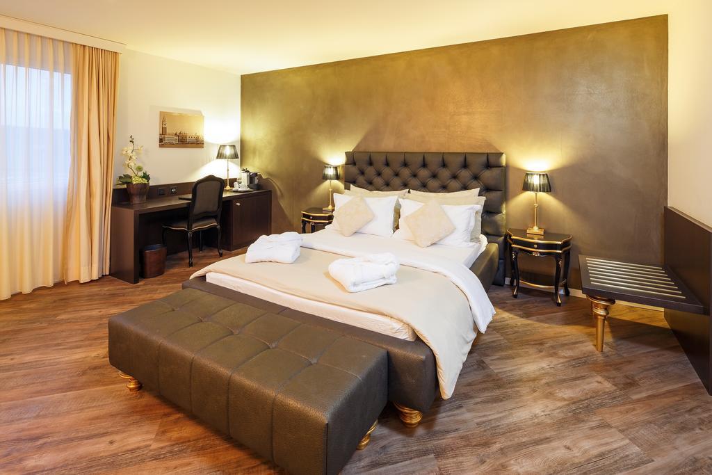 פויססברג Business Hotel First חדר תמונה