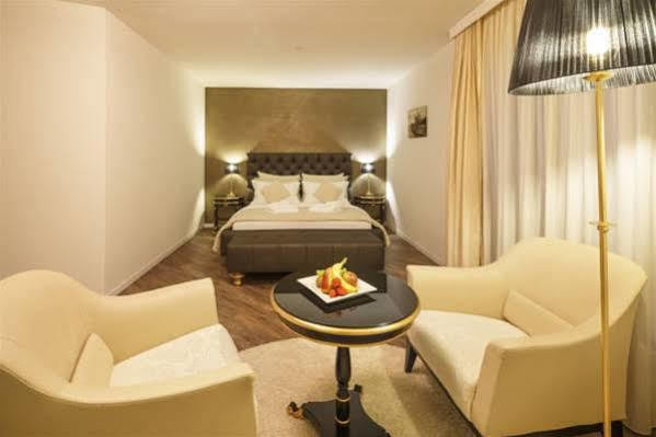 פויססברג Business Hotel First מראה חיצוני תמונה